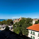 Penthouse With View In City Center