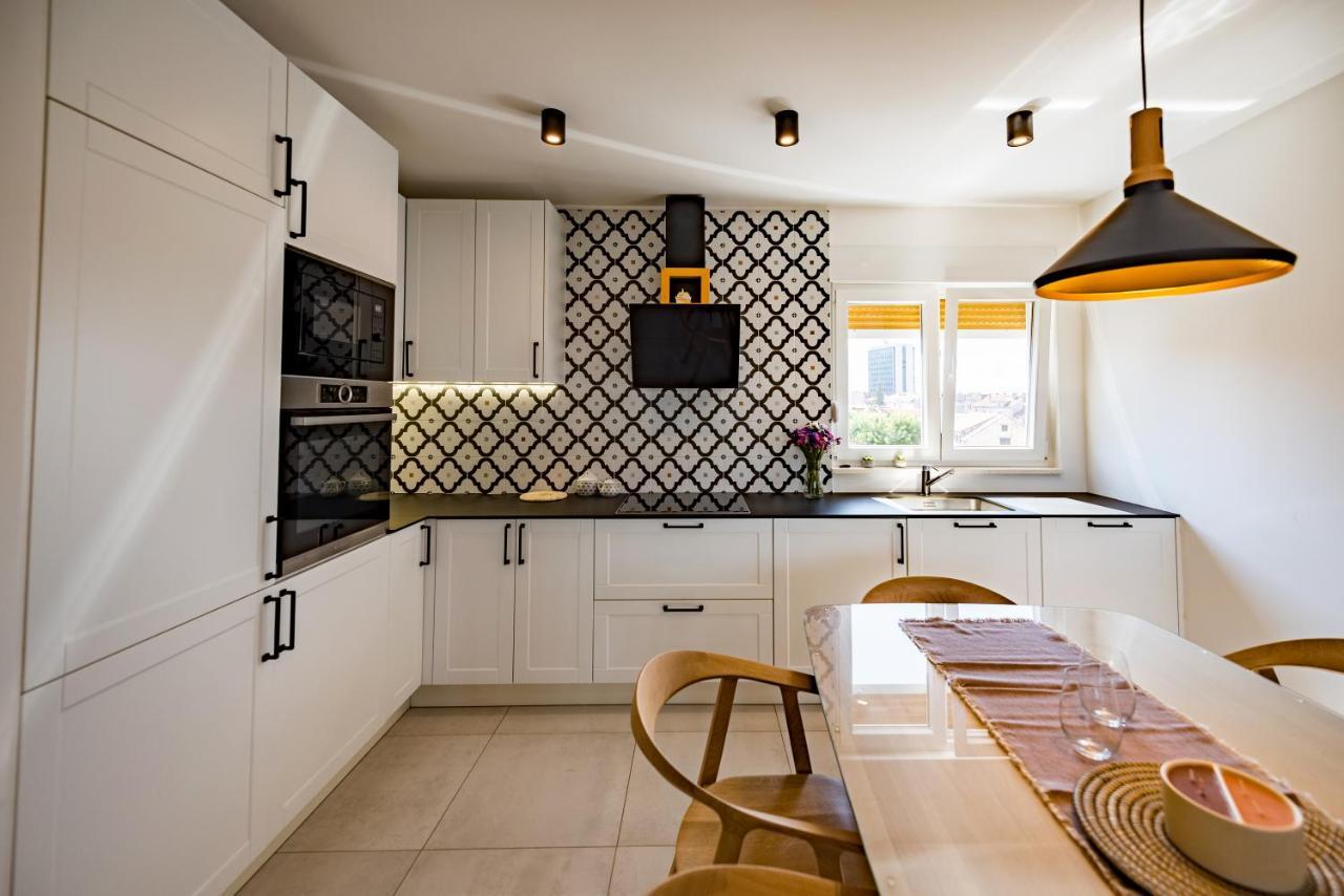Appartement Penthouse With View In Center Split